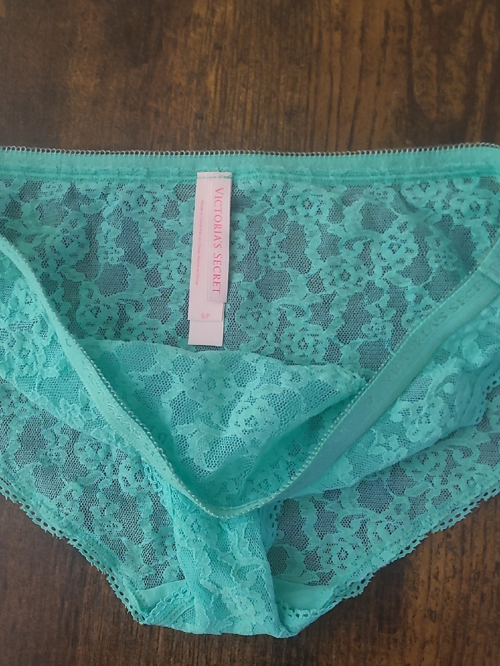 Vintage Victoria's Secret GreenLace Bikini Panty - Picture 3 of 3